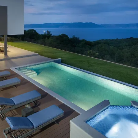 Luxurious In Labin With Swimming Pool And Sea View *